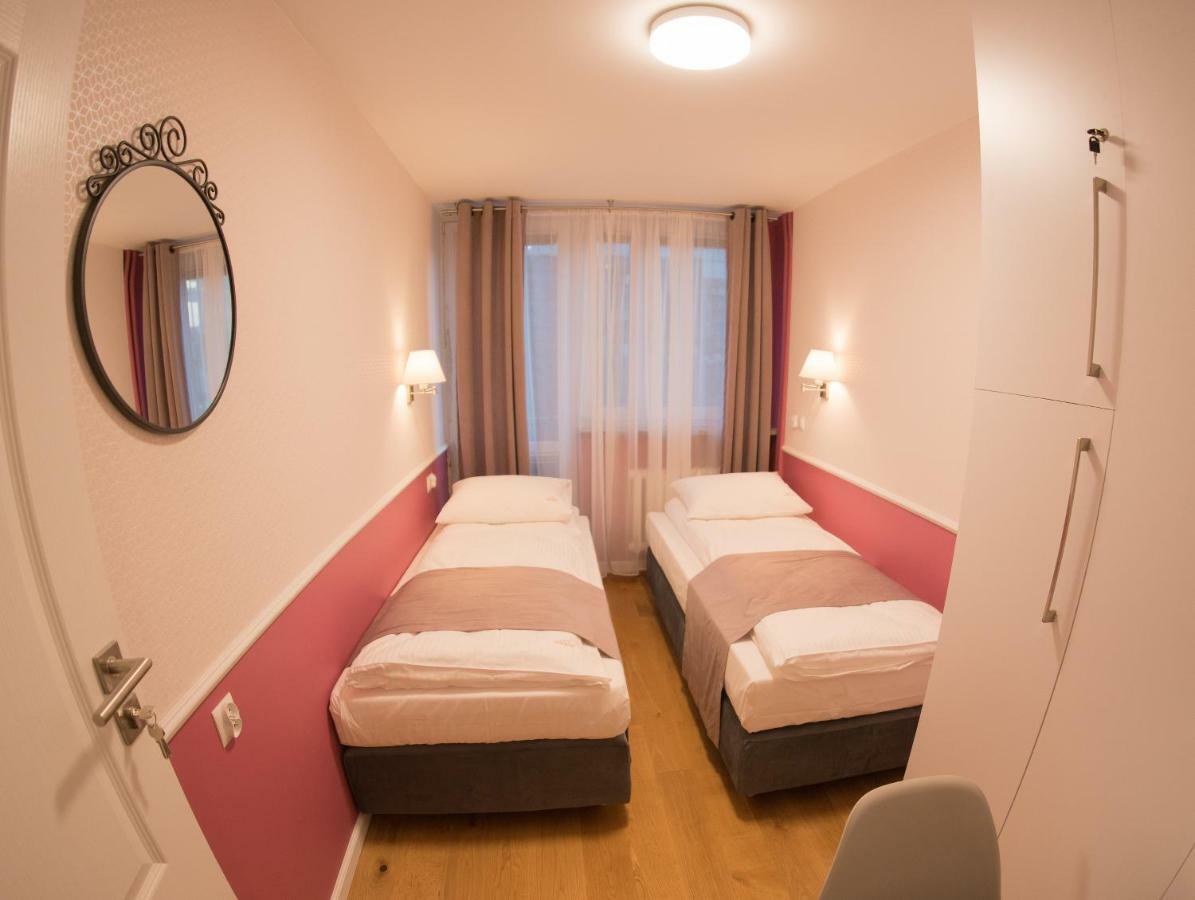 Apartament Hotel Grzybowska 9 Warszawa Exteriör bild