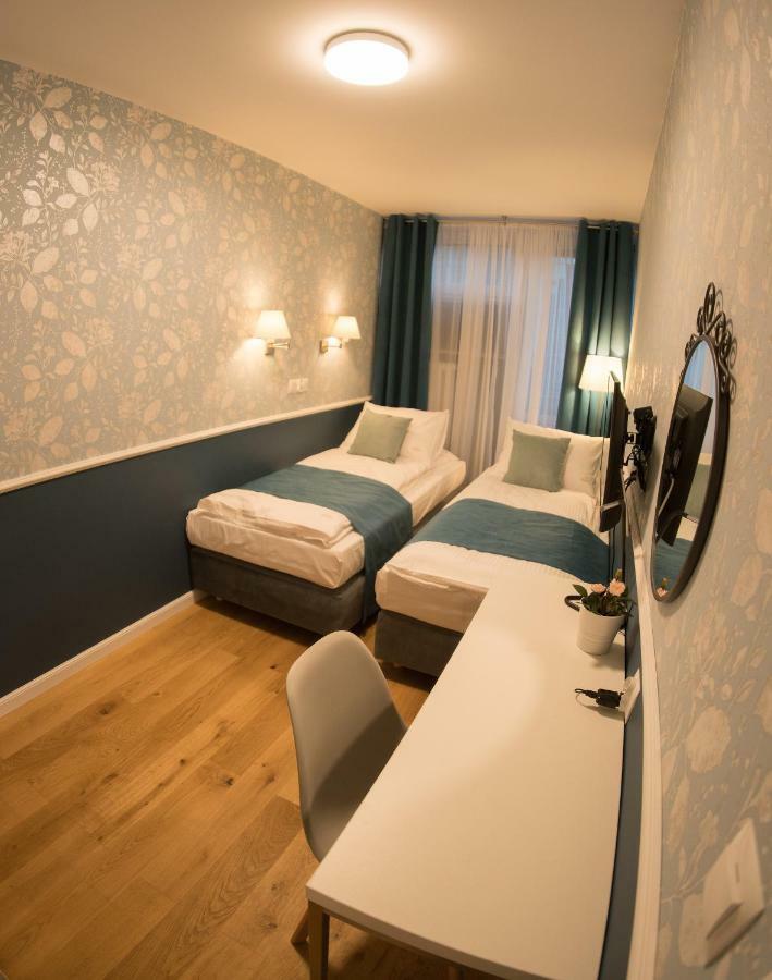 Apartament Hotel Grzybowska 9 Warszawa Exteriör bild