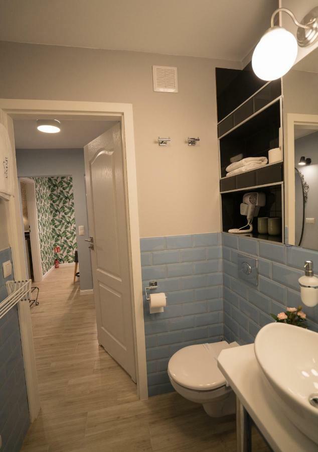 Apartament Hotel Grzybowska 9 Warszawa Exteriör bild